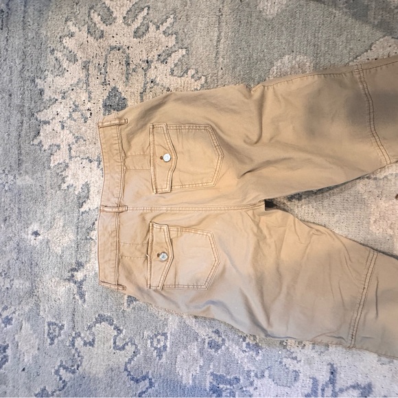 The WHBM Pret-A-Jet Khaki Cargo Style Pants Women’s Size 6 Tan Utility Pockets - Picture 6 of 8